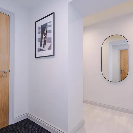 Stunning Flat In By Purestay Short Apartment
