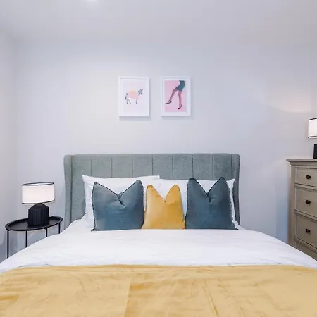 Apartment Stunning Flat In By Purestay Short Leeds (West Yorkshire)