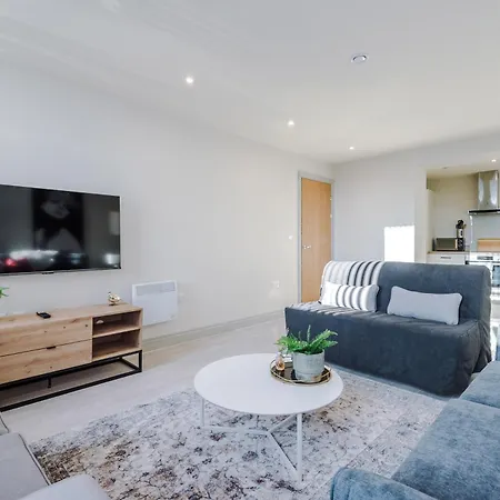Stunning Flat In By Purestay Short Apartment