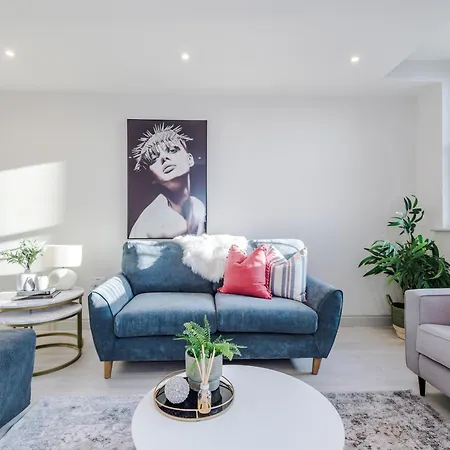 Stunning Flat In By Purestay Short * Leeds (West Yorkshire)